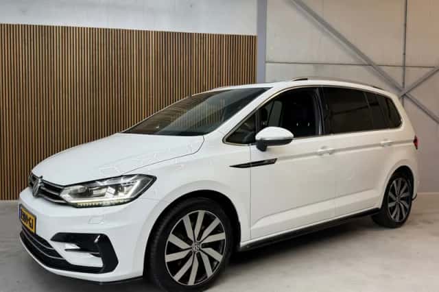 Volkswagen Touran (2019) thumbnail 2