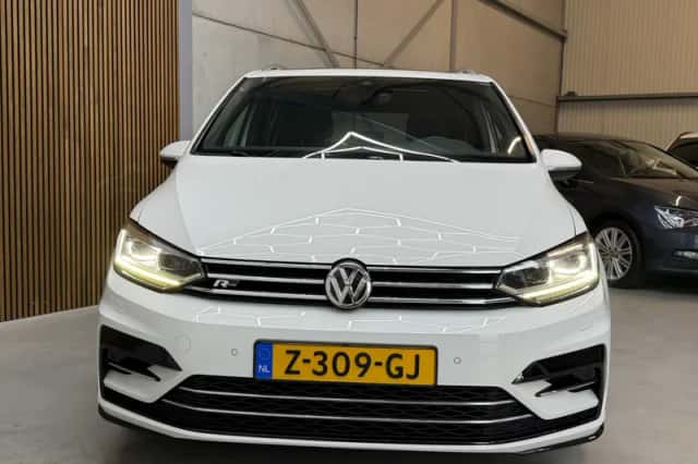 Volkswagen Touran (2019) thumbnail 3