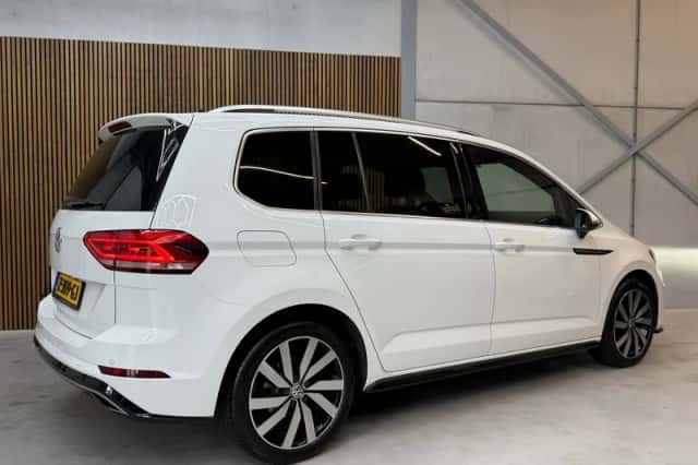 Volkswagen Touran (2019) thumbnail 5