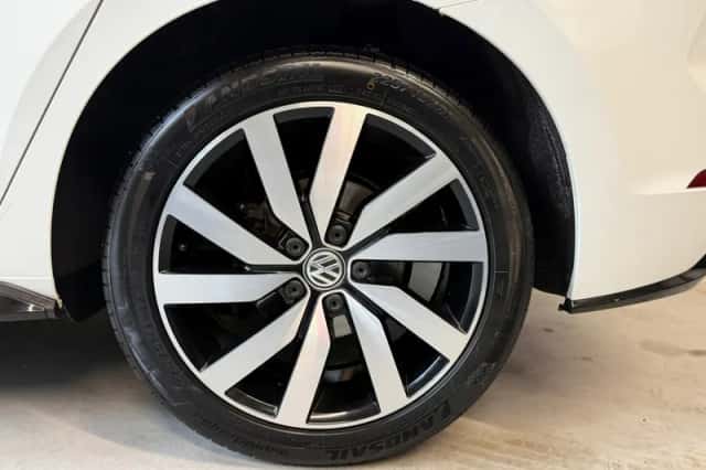 Volkswagen Touran (2019) thumbnail 6