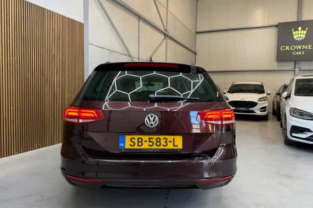 Volkswagen Passat (2015) thumbnail 4