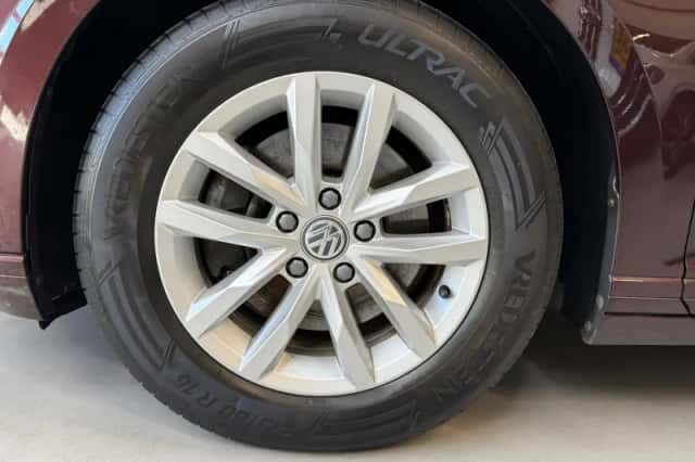 Volkswagen Passat (2015) thumbnail 6