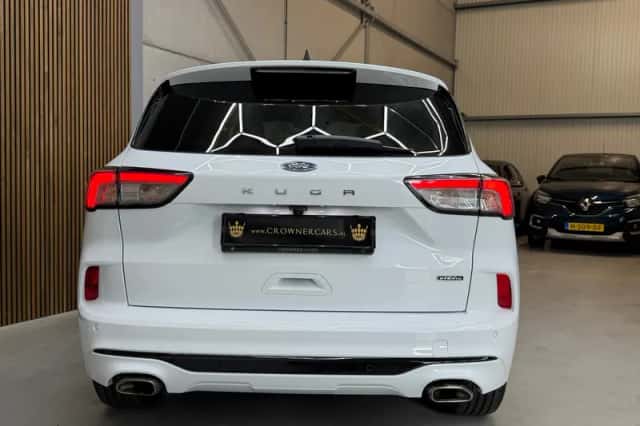 Ford Kuga (2023) thumbnail 4