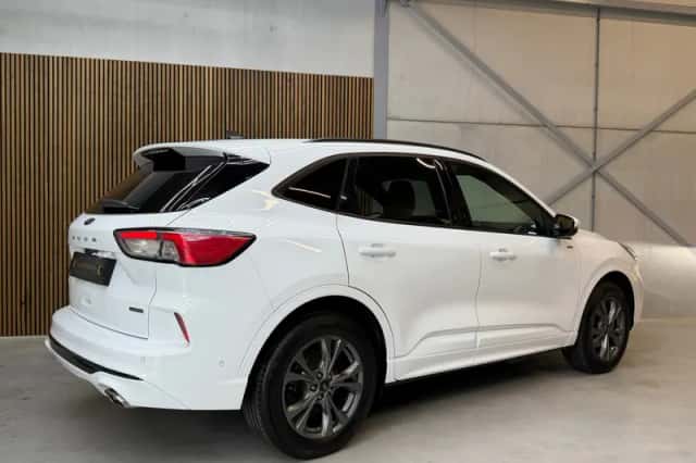 Ford Kuga (2023) thumbnail 5