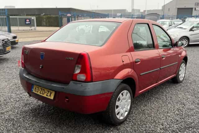 Dacia Logan (2008) thumbnail 4