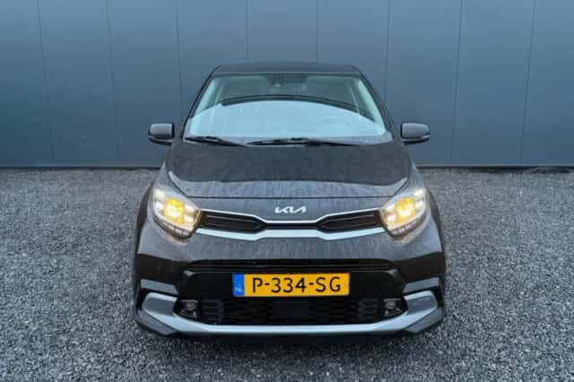 Kia Picanto (2022) thumbnail 2