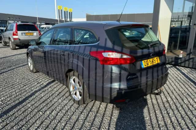 Ford Focus (2012) thumbnail 5