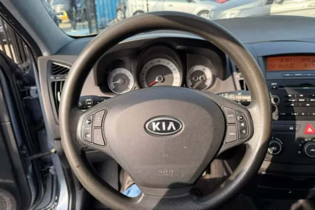 Kia Ceed (2008) thumbnail 6