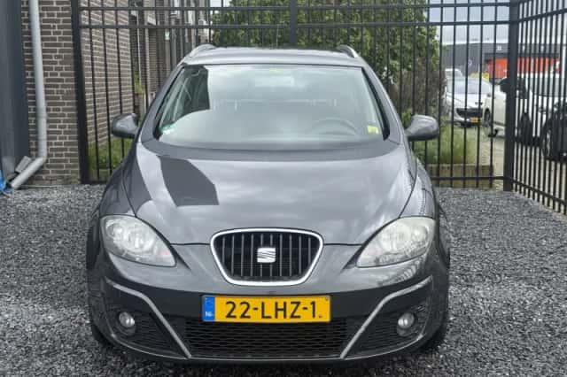 SEAT Altea XL (2010) thumbnail 2
