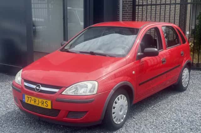 Opel Corsa (2005) thumbnail 3