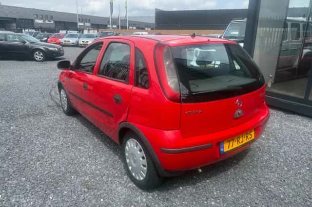 Opel Corsa (2005) thumbnail 4