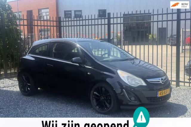 Opel Corsa (2011) thumbnail 1
