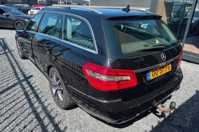 Mercedes-Benz E-Klasse (2011) thumbnail 4