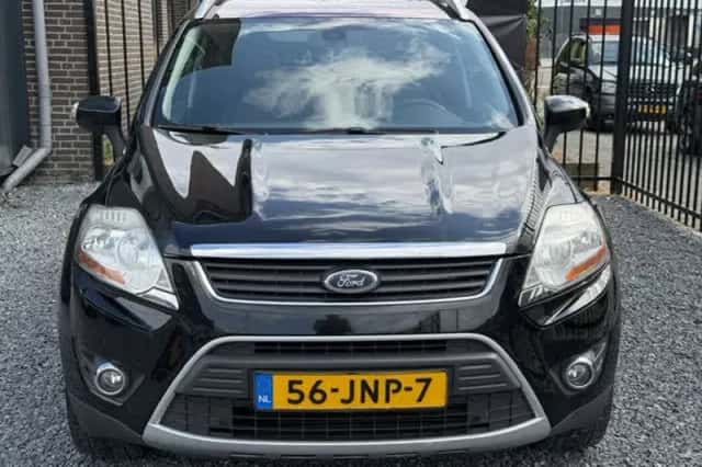 Ford Kuga (2009) thumbnail 2