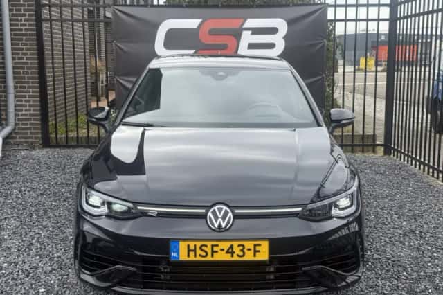 Volkswagen Golf (2022) thumbnail 2