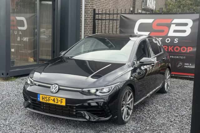 Volkswagen Golf (2022) thumbnail 3