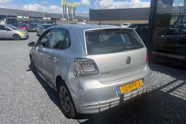 Volkswagen Polo (2011) thumbnail 4