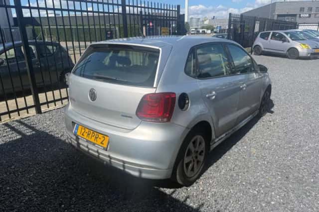 Volkswagen Polo (2011) thumbnail 5