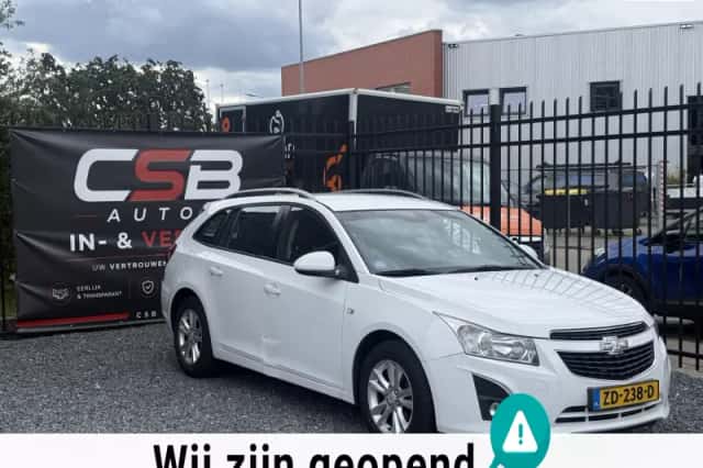 Chevrolet Cruze (2013) thumbnail 1