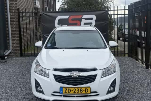 Chevrolet Cruze (2013) thumbnail 2