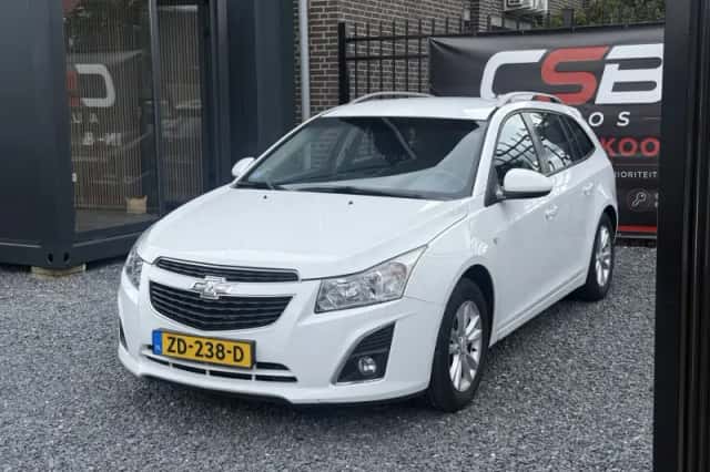 Chevrolet Cruze (2013) thumbnail 3