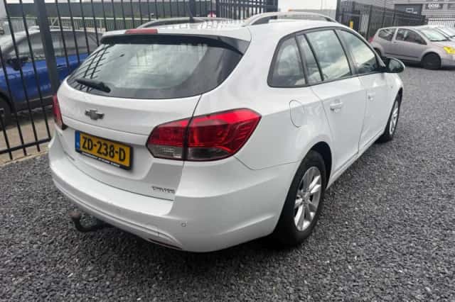 Chevrolet Cruze (2013) thumbnail 5