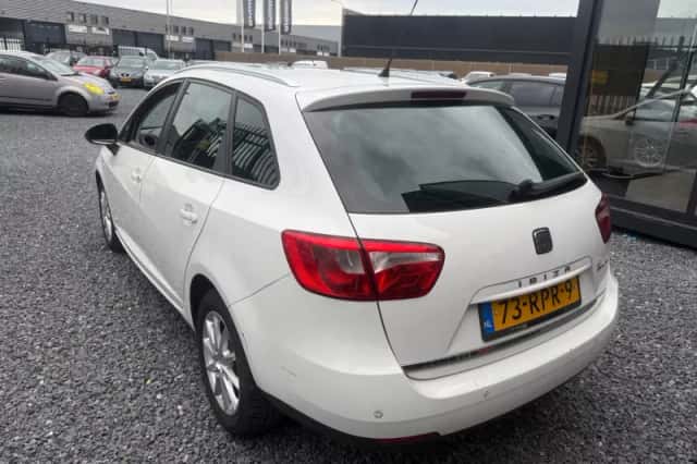 SEAT Ibiza (2011) thumbnail 4