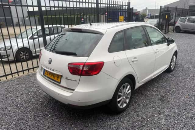 SEAT Ibiza (2011) thumbnail 5