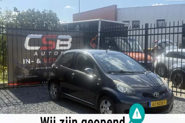 Toyota Aygo (2010) thumbnail 1