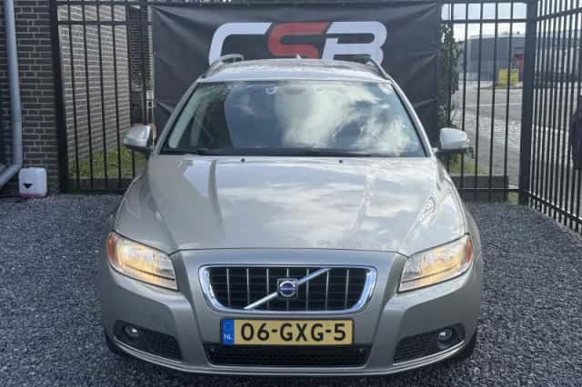 Volvo V70 (2008) thumbnail 2