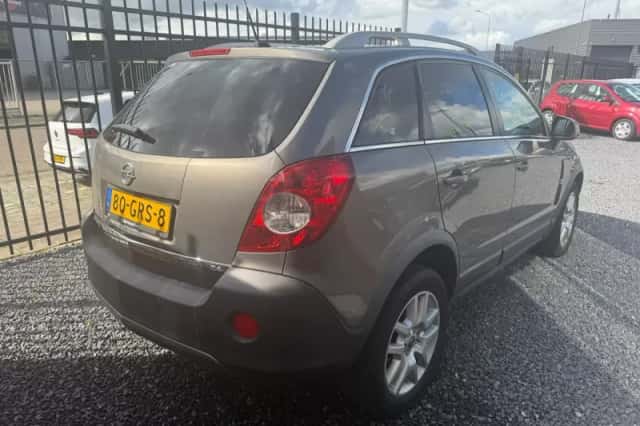 Opel Antara (2008) thumbnail 5