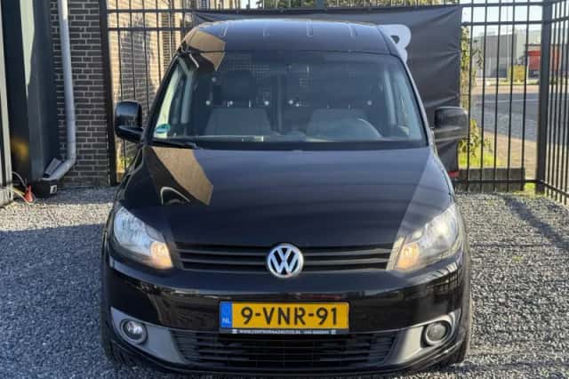 Volkswagen Caddy (2011) thumbnail 2