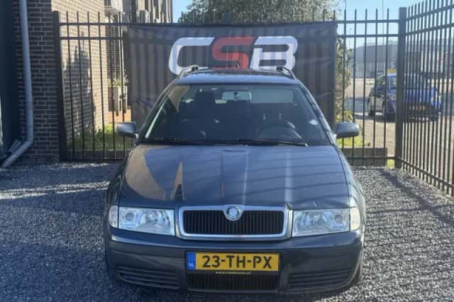 Škoda Octavia (2006) thumbnail 2