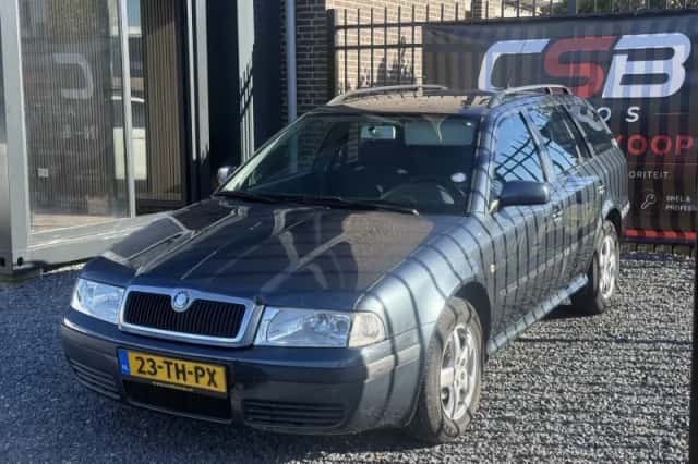 Škoda Octavia (2006) thumbnail 3