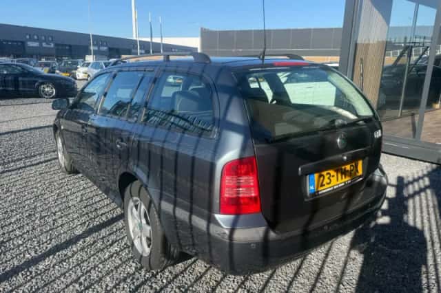 Škoda Octavia (2006) thumbnail 4
