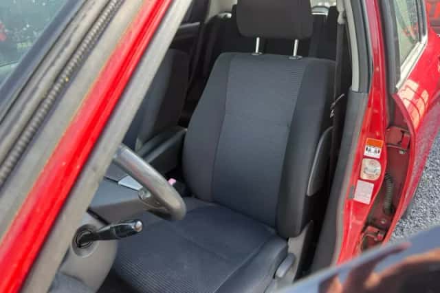 Suzuki Swift (2008) thumbnail 6
