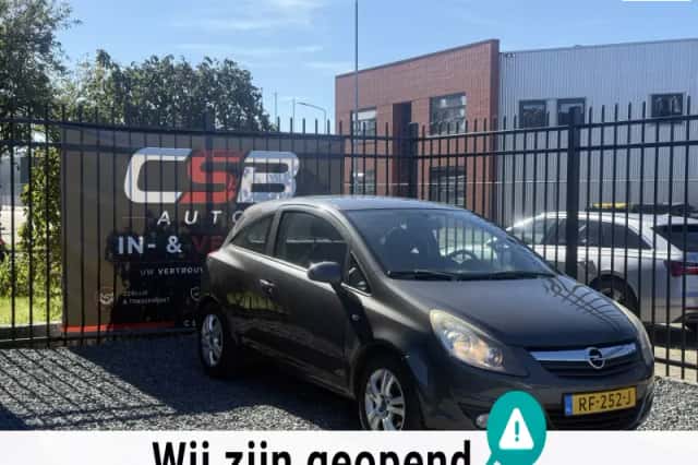 Opel Corsa (2011) thumbnail 1
