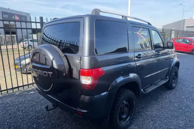 UAZ Patriot (2019) thumbnail 4