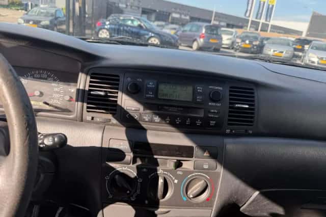 Toyota Corolla (2003) thumbnail 6