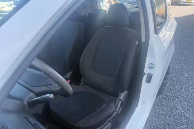 Kia Picanto (2012) thumbnail 6