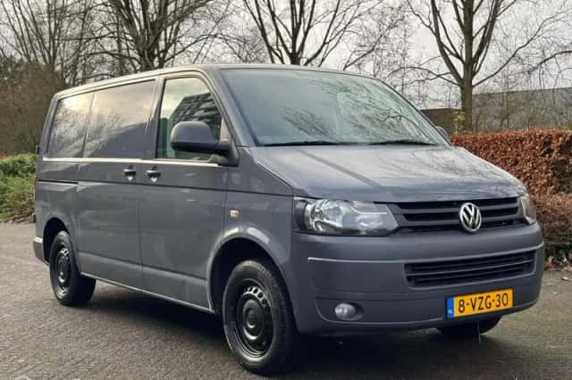 Volkswagen Transporter (2012) thumbnail 4