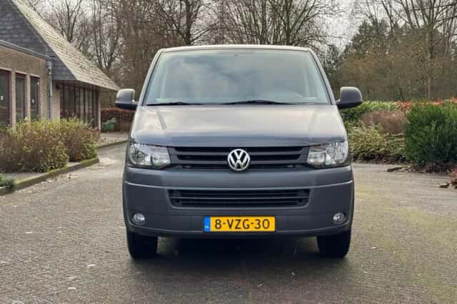 Volkswagen Transporter (2012) thumbnail 5