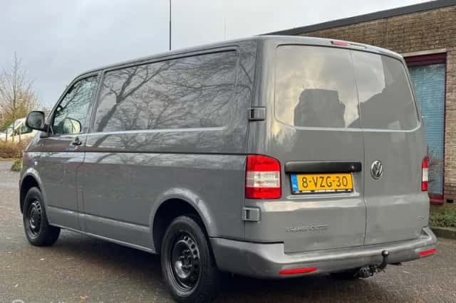 Volkswagen Transporter (2012) thumbnail 6