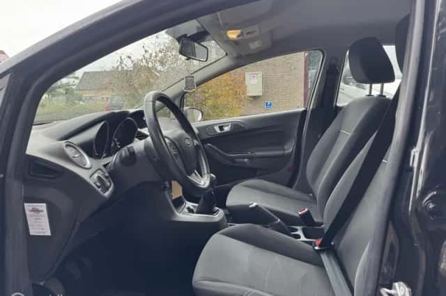 Ford Fiesta (2015) thumbnail 6