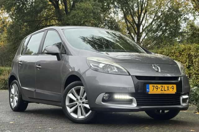 Renault Scénic (2013) thumbnail 2