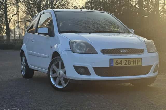 Ford Fiesta (2007) thumbnail 2