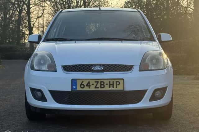 Ford Fiesta (2007) thumbnail 3