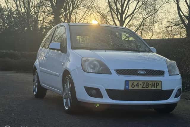 Ford Fiesta (2007) thumbnail 4