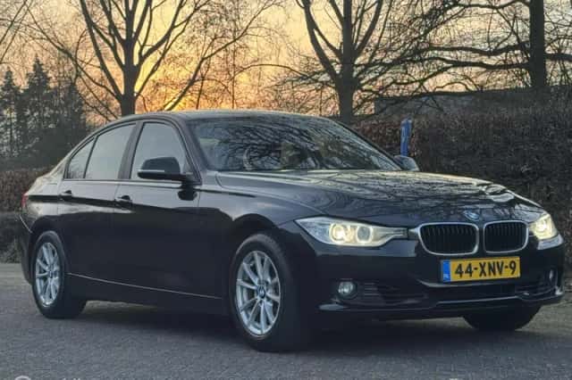 BMW 3-Serie (2012) thumbnail 3