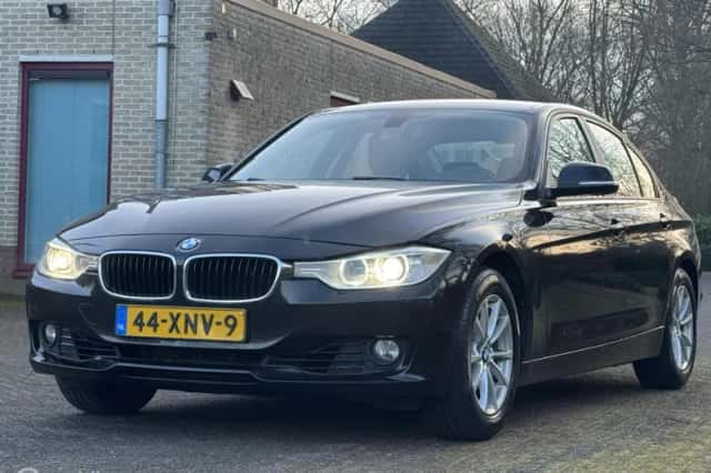 BMW 3-Serie (2012) thumbnail 4